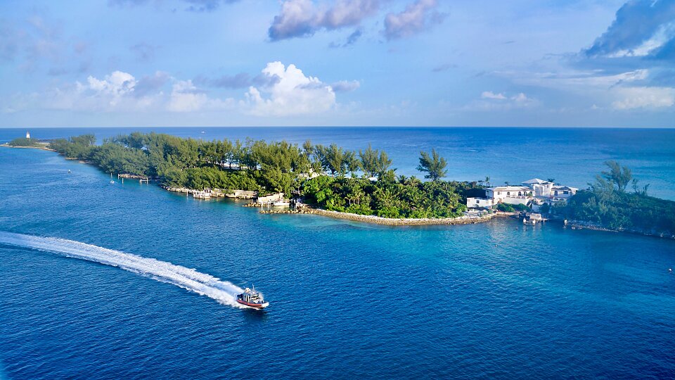 /images/r/bahamas/c960x540g0-68-5808-3336/bahamas.jpg