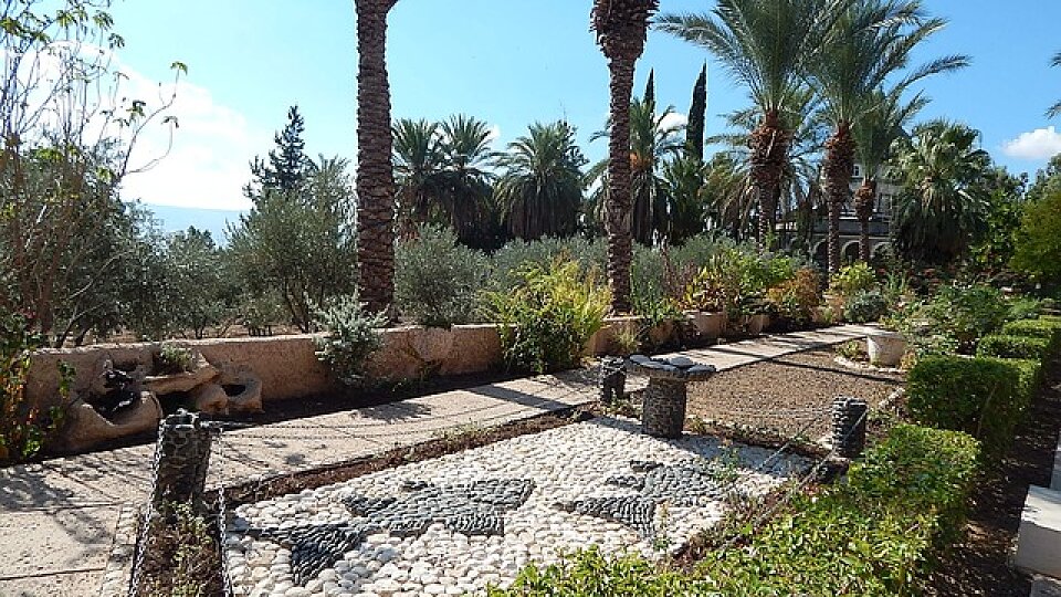 /images/r/beatitudes-israel/c960x540g0-46-640-406/beatitudes-israel.jpg