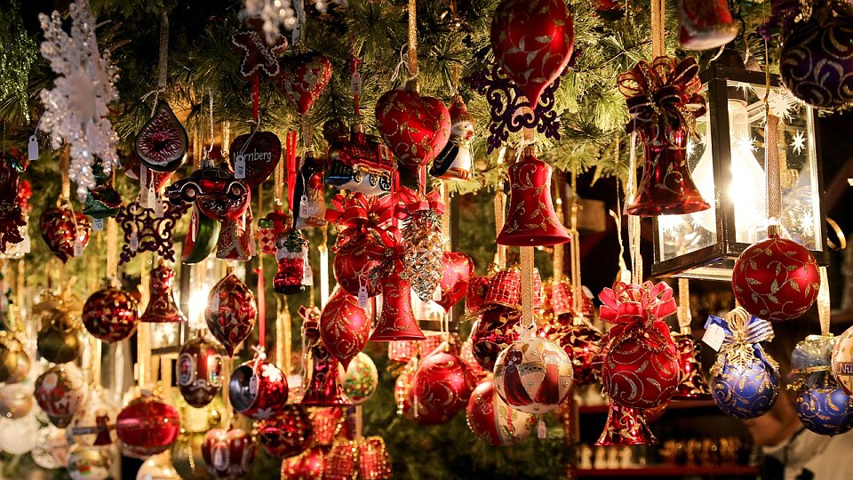 /images/r/christmas-market-england-2/c960x540g0-0-1280-720/christmas-market-england-2.jpg