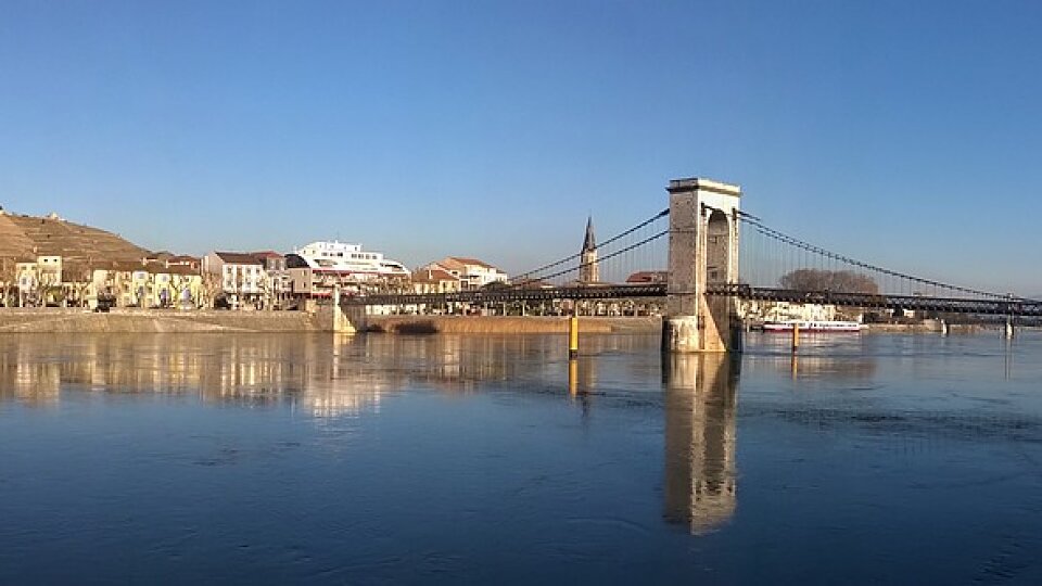 /images/r/city-tournon-france/c960x540g441-0-1031-332/city-tournon-france.jpg