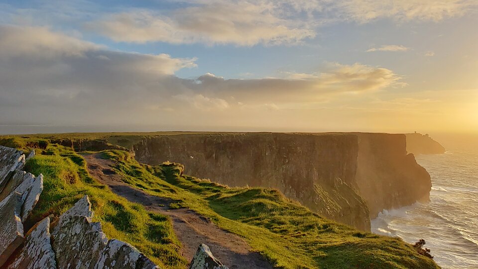 /images/r/cliffs-of-moher_ireland/c960x540g0-189-3719-2281/cliffs-of-moher_ireland.jpg