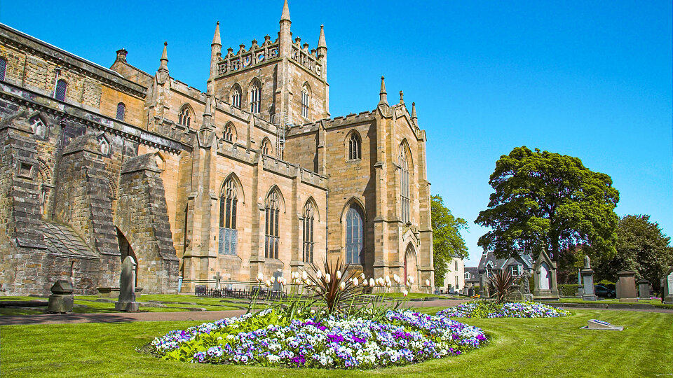 /images/r/dunfermline-abbey_scotland_1-2/c960x540g0-172-3471-2125/dunfermline-abbey_scotland_1-2.jpg