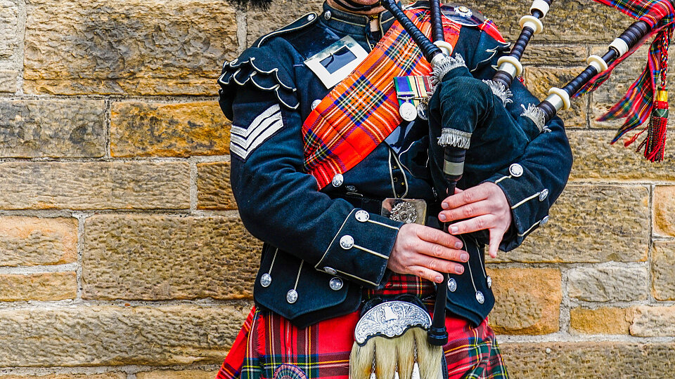 /images/r/edinburgh-bagpipes/c960x540g139-0-4284-2332/edinburgh-bagpipes.jpg