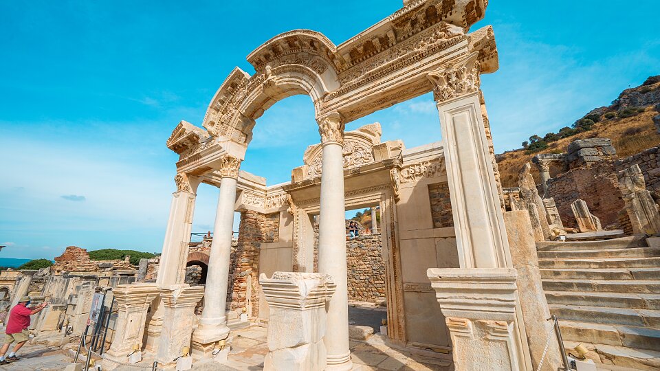 /images/r/ephesus_5/c960x540g0-137-2996-1822/ephesus_5.jpg
