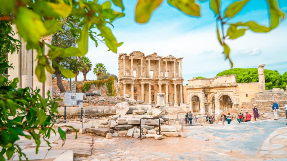 /images/r/ephesus_library/c960x540g0-8-1024-584/ephesus_library.jpg