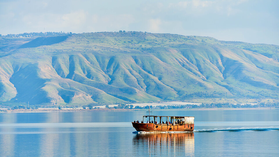 /images/r/galilee-boat_1-1/c960x540g0-30-5566-3159/galilee-boat_1-1.jpg