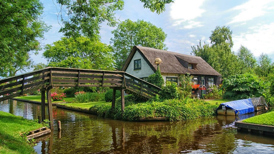 /images/r/giethoorn-3/c960x540g0-0-1277-719/giethoorn-3.jpg