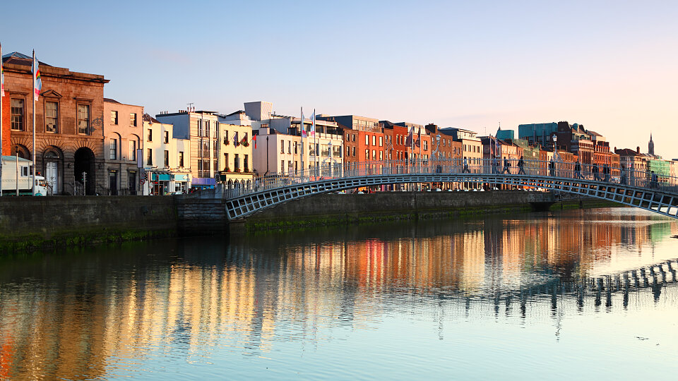 /images/r/ha-penny-bridge_dublin-ireland/c960x540g0-370-5616-3529/ha-penny-bridge_dublin-ireland.jpg