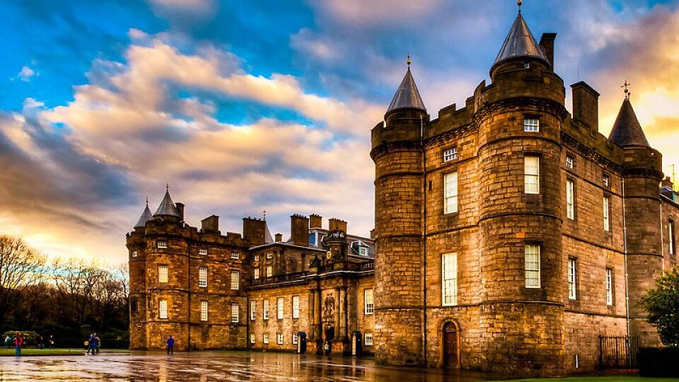 /images/r/holyrood/c960x540g0-19-800-469/holyrood.jpg