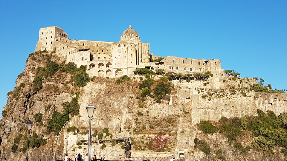 /images/r/ischia-2329212/c960x540g0-378-4032-2646/ischia-2329212.jpg