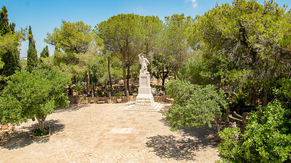 /images/r/mount-carmel-2/c960x540g0-322-4927-3094/mount-carmel-2.jpg