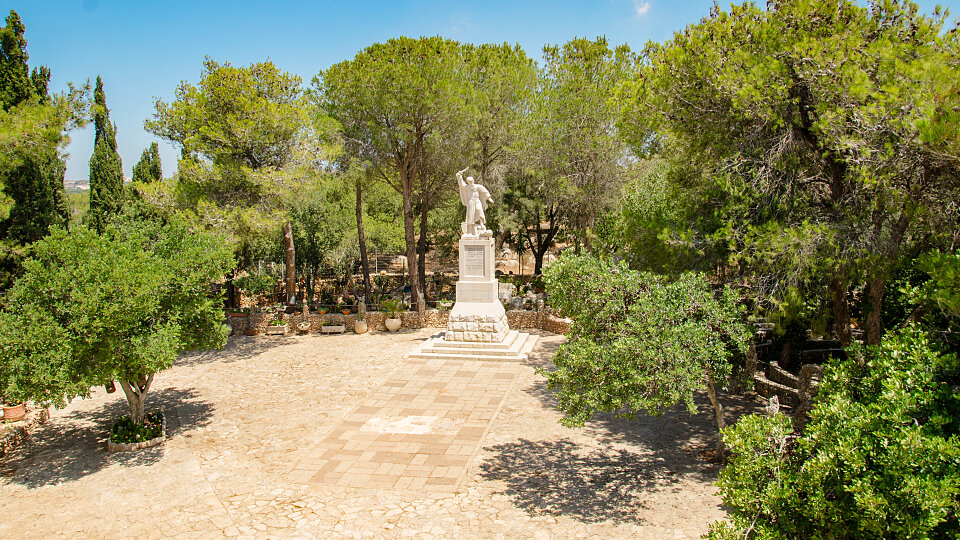 /images/r/mount-carmel-2/c960x540g1-364-4928-3136/mount-carmel-2.jpg