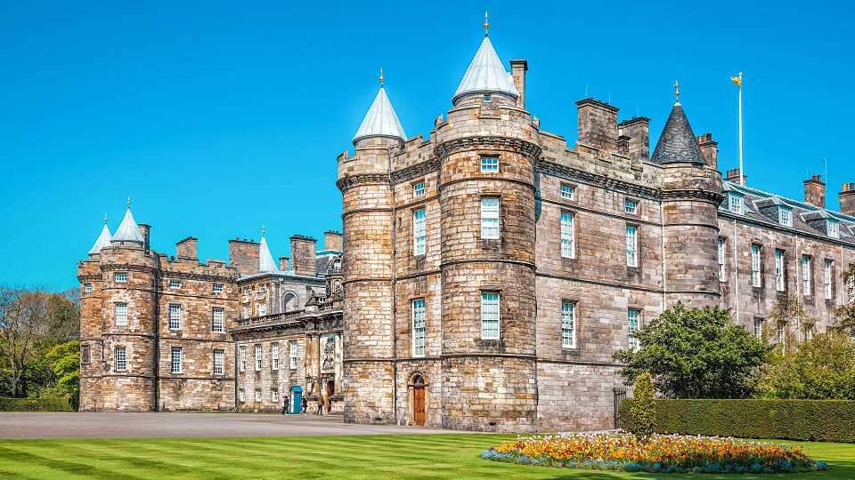 /images/r/palace-of-holyroodhouse_edinburgh_scotland_1-2/c960x540g0-273-5616-3432/palace-of-holyroodhouse_edinburgh_scotland_1-2.jpg