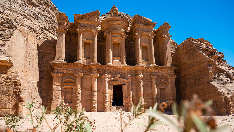 /images/r/petra-jordan-monument-2/c960x540g1-64-2048-1216/petra-jordan-monument-2.jpg
