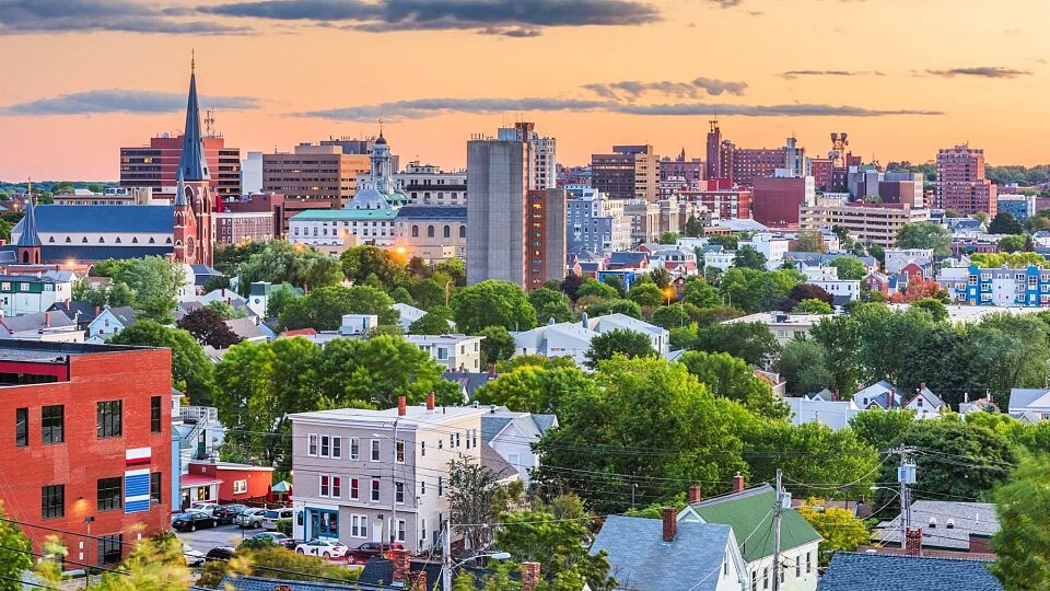 /images/r/portland-maine-1/c960x540g4-190-1800-1201/portland-maine-1.jpg
