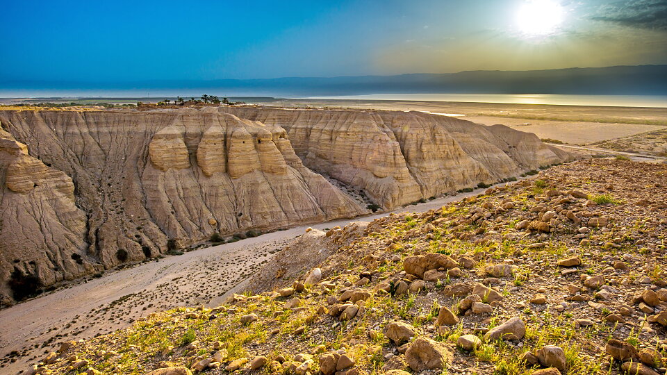 /images/r/qumran-caves-at-sunrise-dead-sea-1/c960x540g0-317-6016-3699/qumran-caves-at-sunrise-dead-sea-1.jpg