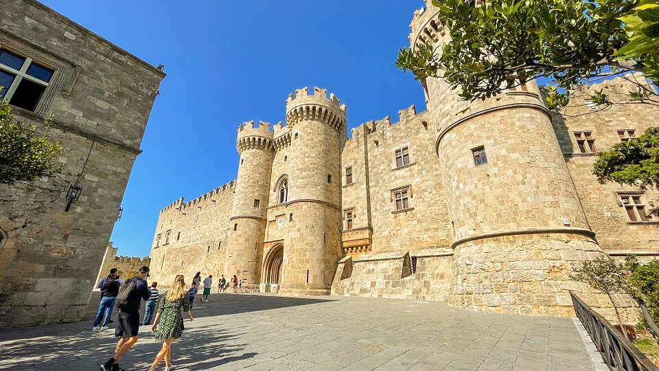 /images/r/rhodes_greece-castle/c960x540g0-204-2048-1355/rhodes_greece-castle.jpg