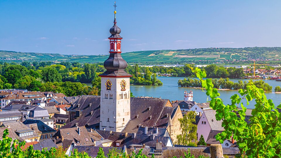 /images/r/rudesheim-city-view/c960x540g0-123-2048-1275/rudesheim-city-view.jpg
