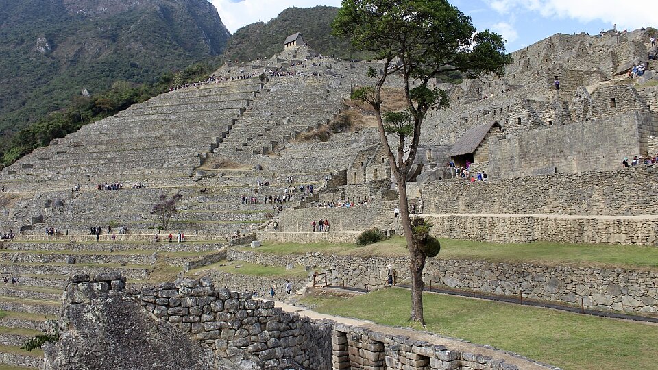 /images/r/ruins-2702778_1280/c960x540g0-128-1280-848/ruins-2702778_1280.jpg