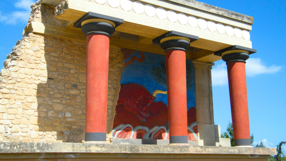 /images/r/ruins-of-knossos-palace-heraklion-greece-pexels/c960x540g0-605-3648-2657/ruins-of-knossos-palace-heraklion-greece-pexels.jpg