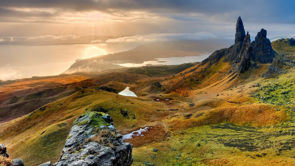 /images/r/scotland-island-of-skye/c960x540g0-50-960-590/scotland-island-of-skye.jpg