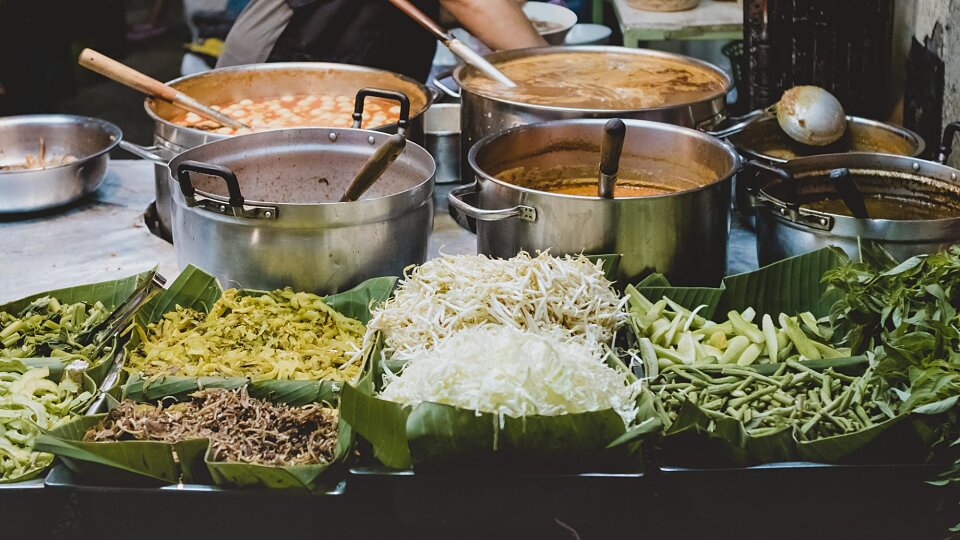 /images/r/street-eats-by-tuk-tuk-thailand/c960x540g0-160-2000-1285/street-eats-by-tuk-tuk-thailand.jpg
