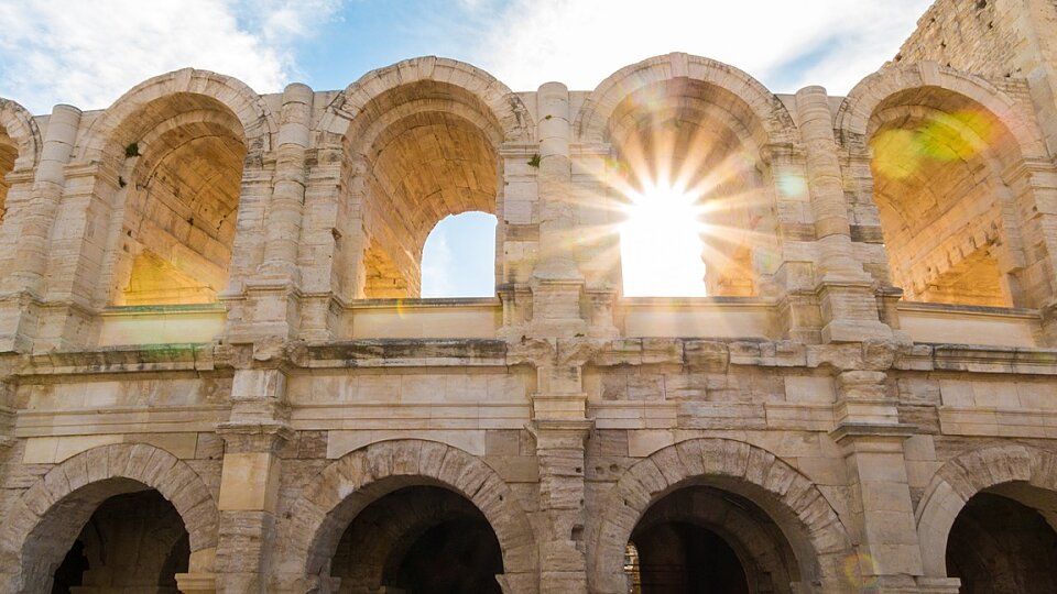 /images/r/the-amphitheatre-of-arles-france/c960x540g110-170-1262-818/the-amphitheatre-of-arles-france.jpg