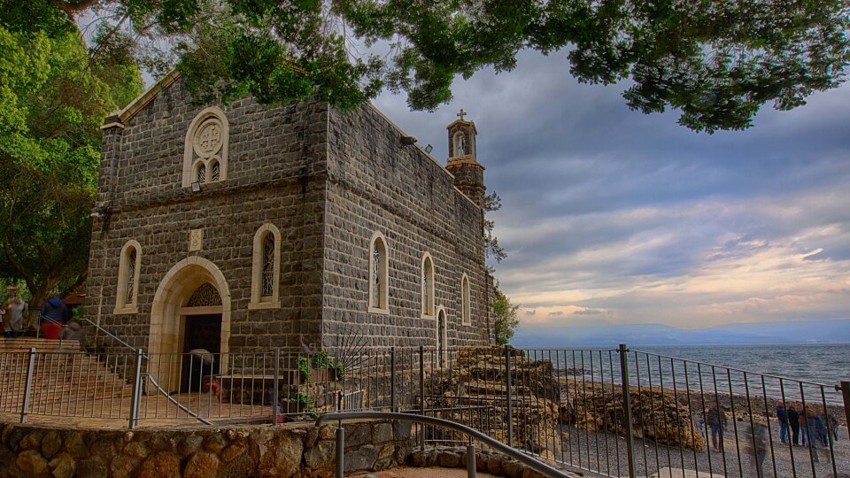 /images/r/the-church-of-the-primacy-of-st-peter-israel/c960x540g1-69-2048-1221/the-church-of-the-primacy-of-st-peter-israel.jpg
