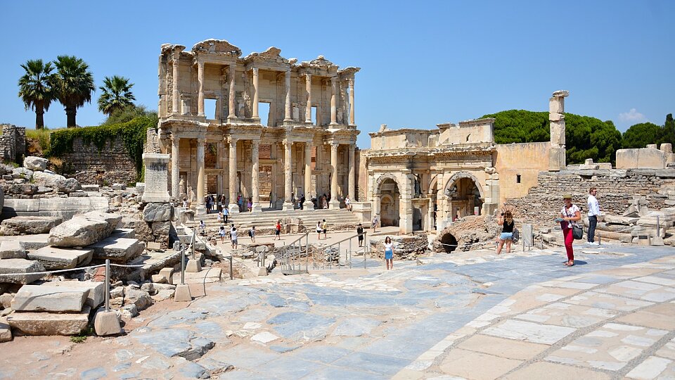 /images/r/the-temple-of-artemis-ephesus-site-kusadasi-turkiye/c960x540g0-76-1280-796/the-temple-of-artemis-ephesus-site-kusadasi-turkiye.jpg