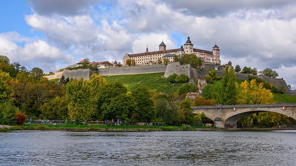 /images/r/w-rzburg/c960x540g119-68-1271-716/w-rzburg.jpg