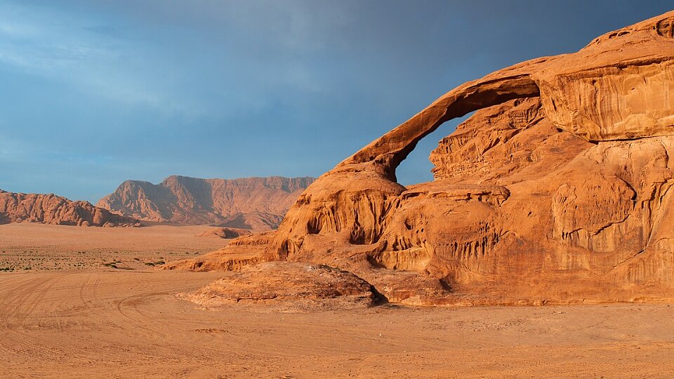 /images/r/wadi-rum-5079834_1280/c960x540g128-47-1280-695/wadi-rum-5079834_1280.jpg