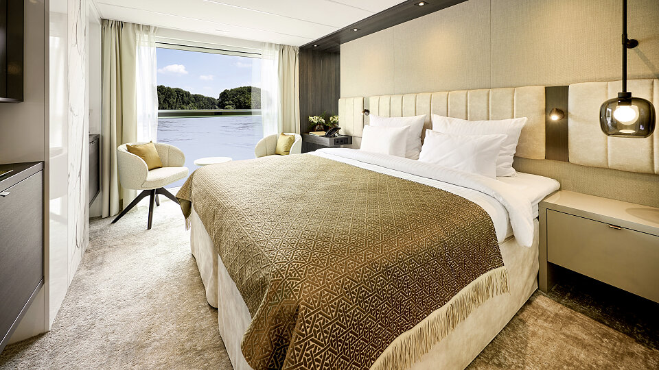 /images/r/amadeus-nova_-cabin-mozart-and-strauss-deck_lueftner-cruises_amadeus_tom-yasny/c960x540g0-870-8165-5464/amadeus-nova_-cabin-mozart-and-strauss-deck_lueftner-cruises_amadeus_tom-yasny.jpg