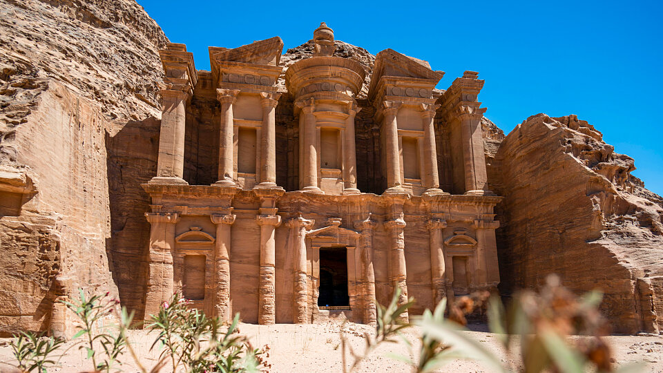 /images/r/petra-jordan-monument-2/c960x540g0-40-2048-1192/petra-jordan-monument-2.jpg