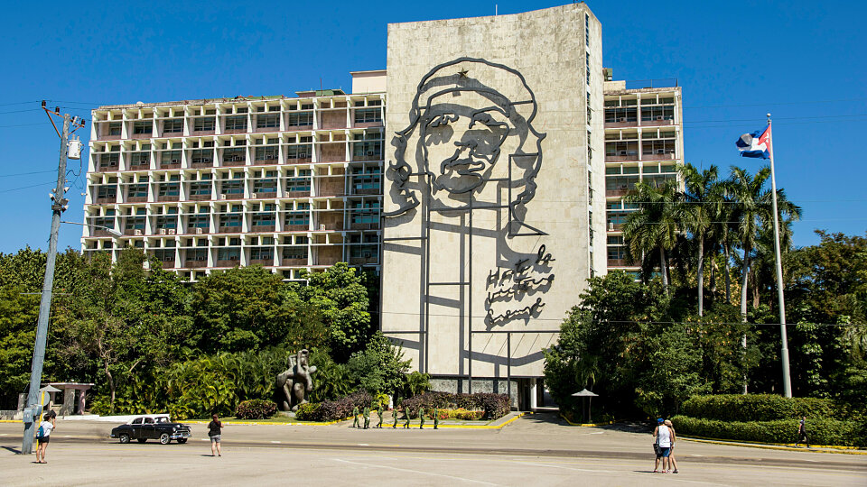 /images/r/plaza-de-la-revoluci-n-cuba-2/c960x540g0-204-2048-1356/plaza-de-la-revoluci-n-cuba-2.jpg