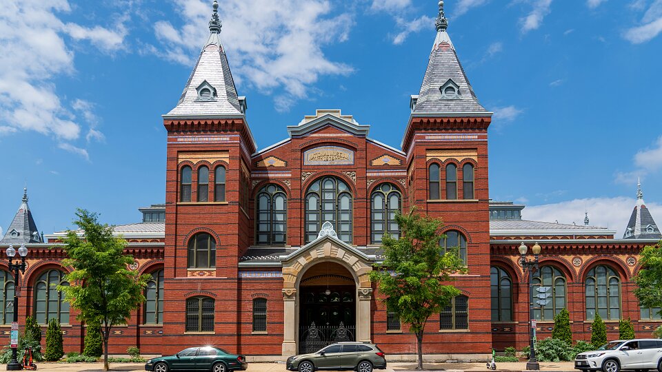 /images/r/smithsonian-arts-and-industries-bulding-washington-dc-unsplash-1/c960x540g0-169-7008-4109/smithsonian-arts-and-industries-bulding-washington-dc-unsplash-1.jpg